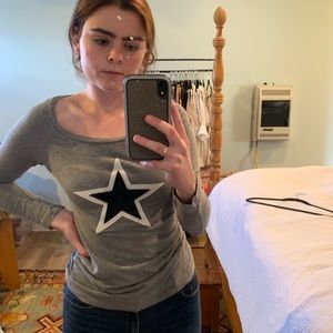 Grey scoop neck long sleeve with graphic